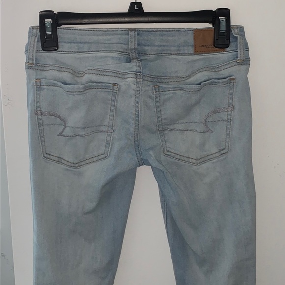 Light wash American eagle jeans - Picture 3 of 3
